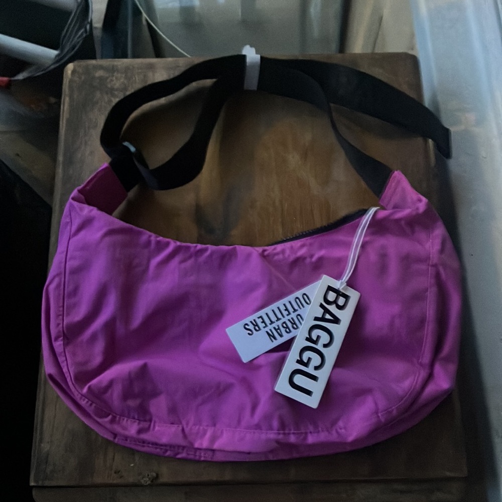 Baggu Extra Pink Medium Nylon Crescent Bag - Picture 4 of 14